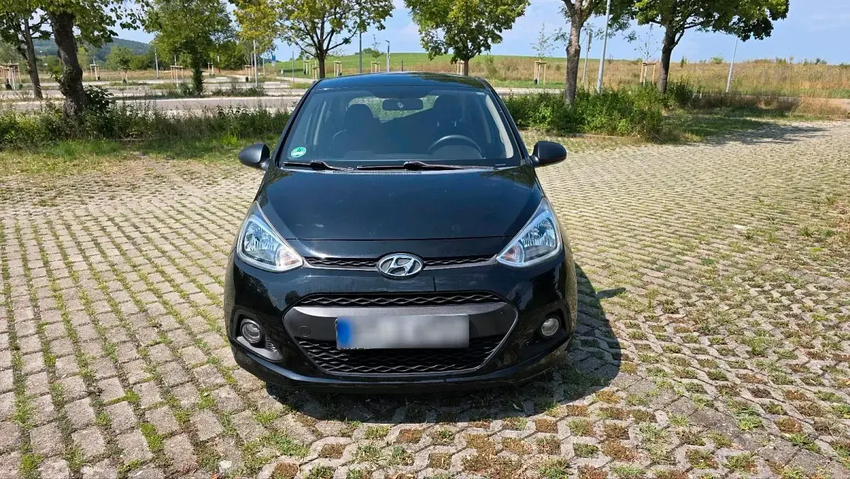 Gebraucht Hyundai i10 68 PS (50 kW) 2014 Schwarz Kleinwagen