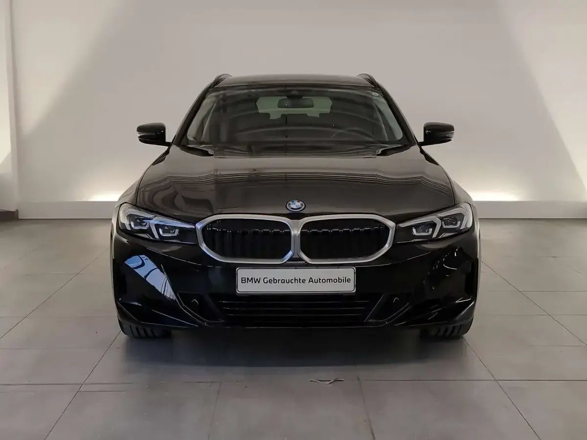 Gebraucht BMW 320e Sport Line 204 PS (150 kW) 2022 Schwarz Kombi