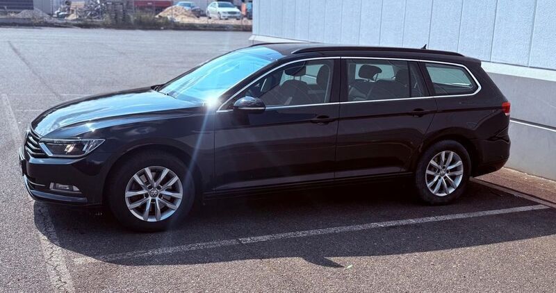 Schwarz Gebraucht 2017 VW Passat Comfortline Kombi | 14.800 € (Guter Preis) - Bild 1/4