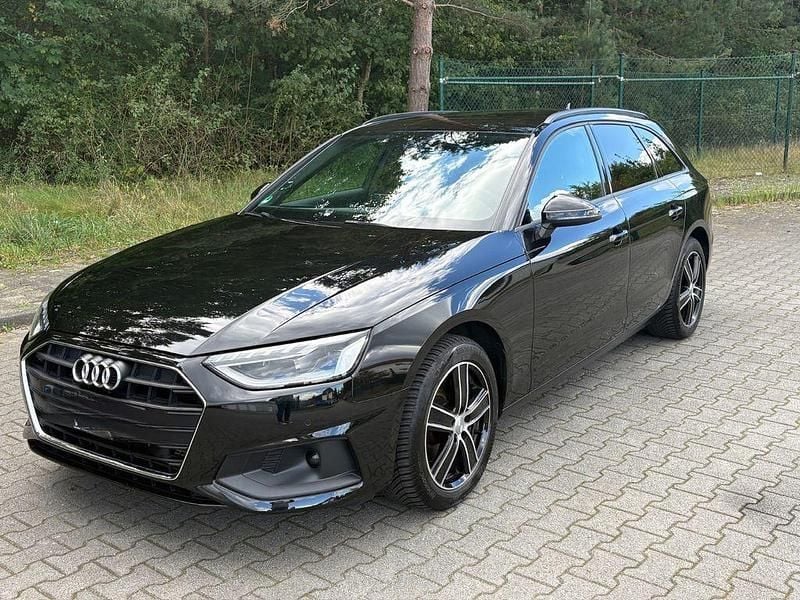 Schwarz Gebraucht 2020 Audi A4 S-Line Kombi | 24.200 € (Superpreis) - Bild 1/4