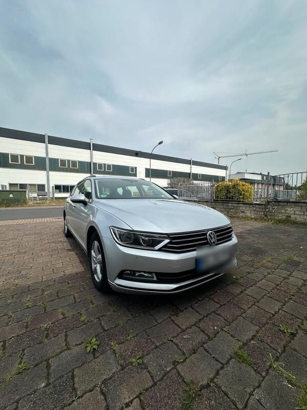 Silber Gebraucht 2015 VW Passat Kombi | 11.700 € (Fairer Preis) - Bild 1/4