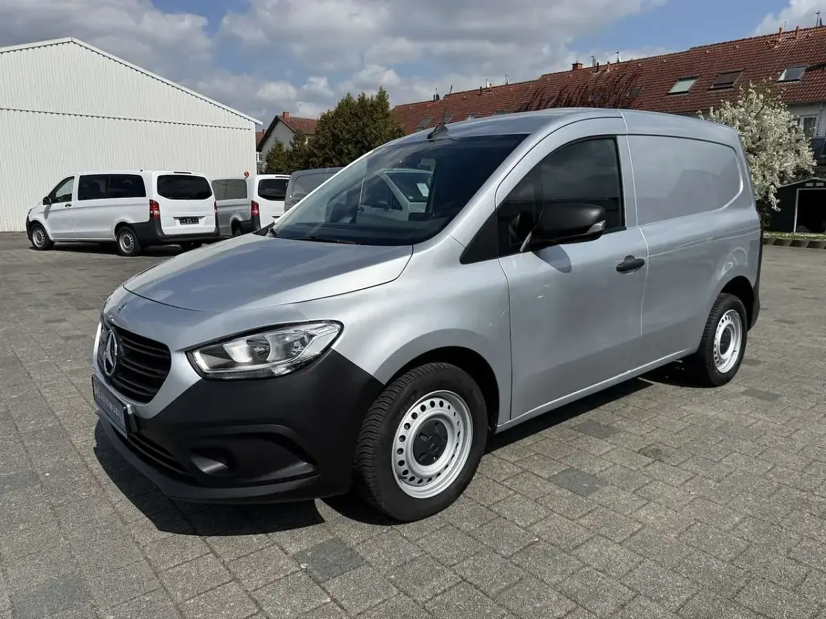 Gebraucht Mercedes Citan 113 131 PS (96 kW) 2024 Helvinsilber metallic mb 9871 Van / Kleinbus