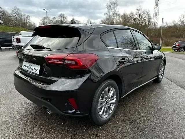 Używany Ford Focus Titanium 125 KM (91 kW) 2024 Czarny Sedan/Limuzyna