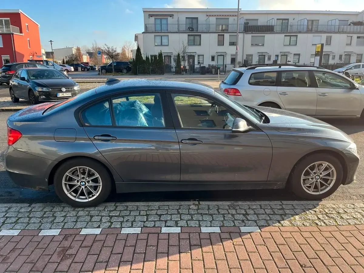 Gebraucht BMW 316 136 PS (100 kW) 2013 Grau Limousine