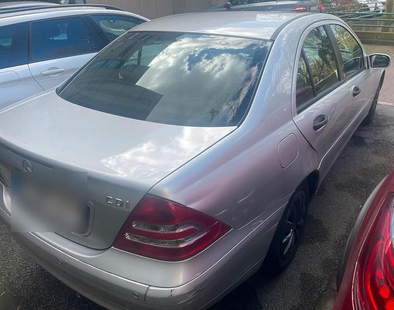 Gebraucht Mercedes C200 110 PS (80 kW) 2004 Silber Limousine