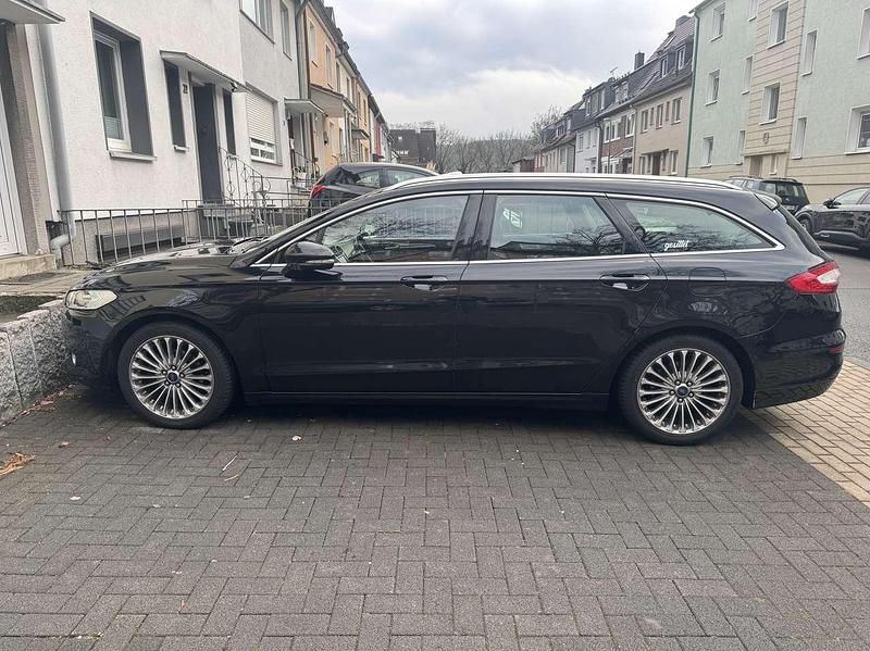 Gebraucht Ford Mondeo Titanium 150 PS (110 kW) 2015 Schwarz Kombi
