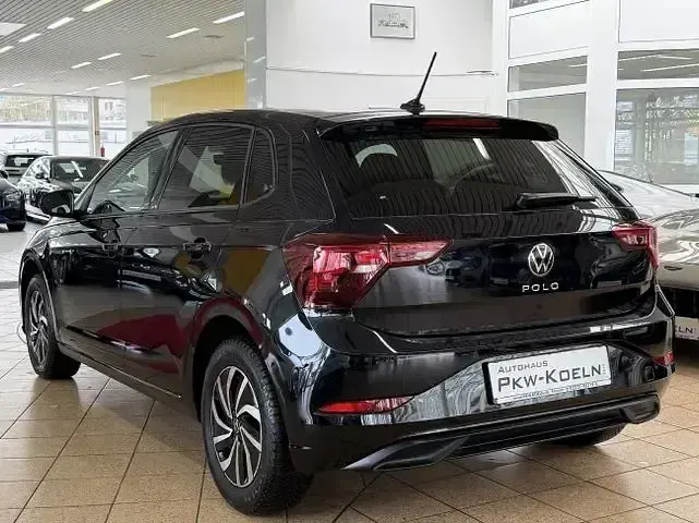 Gebraucht VW Polo Life 95 PS (69 kW) 2025 Schwarz Limousine