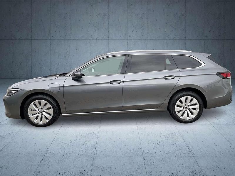 Gebraucht VW Passat Business 150 PS (110 kW) 2025 Diabasgrau metallic Kombi