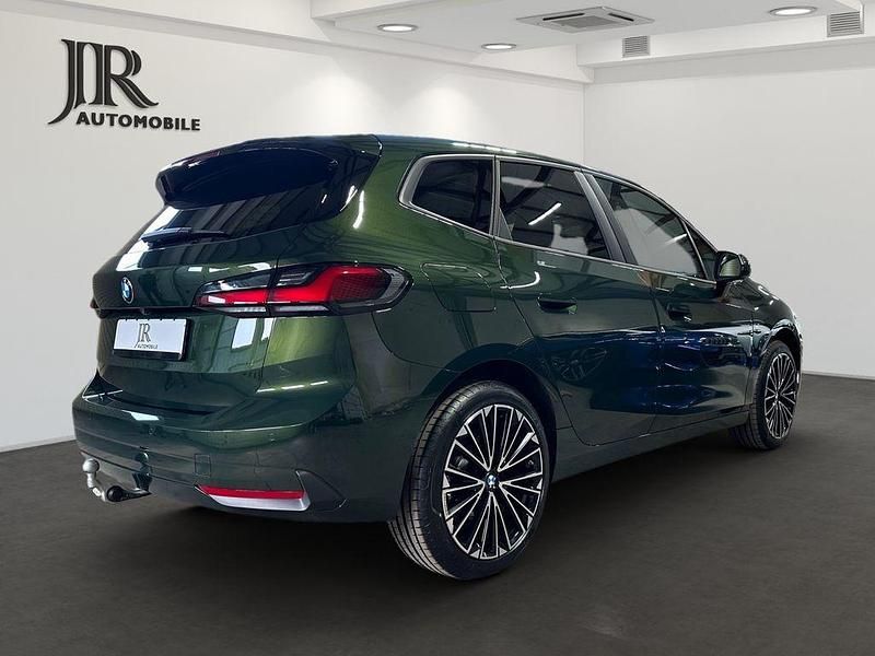 Gebraucht BMW 218 Active Tourer Performance 136 PS (100 kW) 2023 Grün Van / Kleinbus