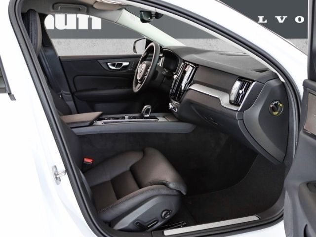 Gebraucht Volvo V60 Plus 197 PS (144 kW) 2024 Weiss Kombi