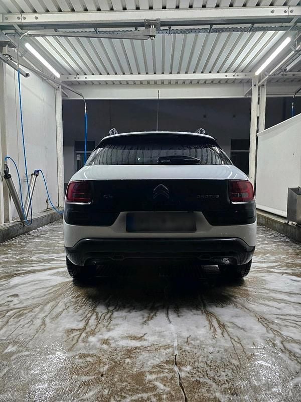 Gebraucht Citroën C4 Cactus 82 PS (60 kW) 2015 Weiß Kleinwagen