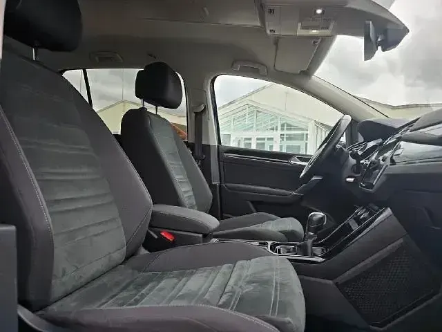 Gebraucht VW Touran 180 PS (132 kW) 2018 Atlantic blue Van / Kleinbus