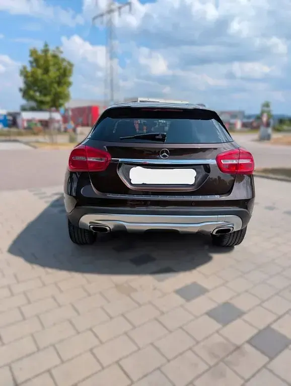 Gebraucht Mercedes GLA200 Urban 156 PS (114 kW) 2016 Braun SUV