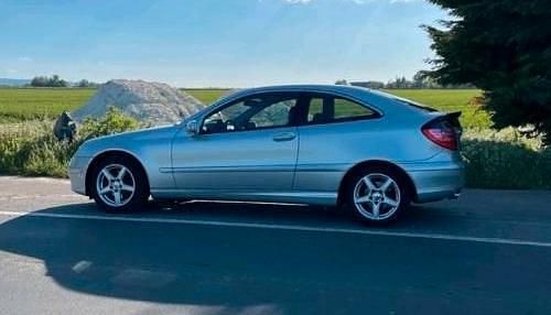 Silber Gebraucht 2001 Mercedes C200 Coupé | 1.800 € - Bild 1/4