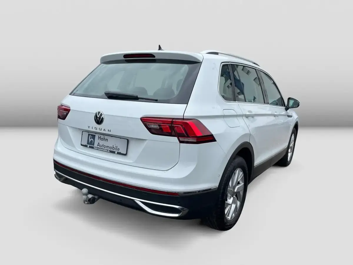 Gebraucht VW Tiguan Elegance 150 PS (110 kW) 2023 Pure white SUV
