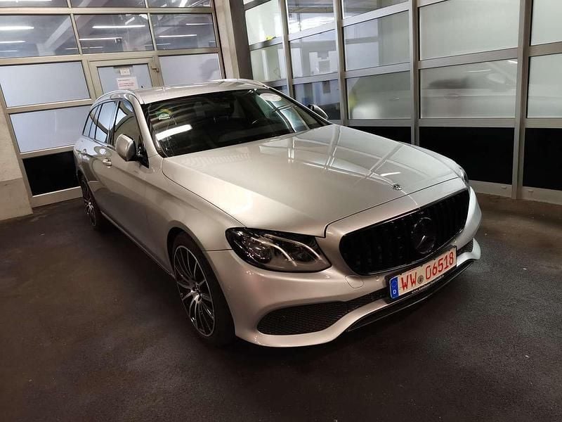 Gebraucht Mercedes E220 Avantgarde 194 PS (142 kW) 2017 Silber Kombi