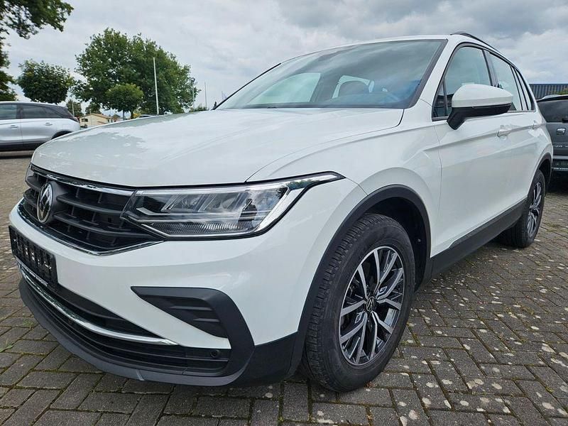Pure white Gebraucht 2023 VW Tiguan Life SUV | 23.990 € (Fairer Preis) - Bild 1/4