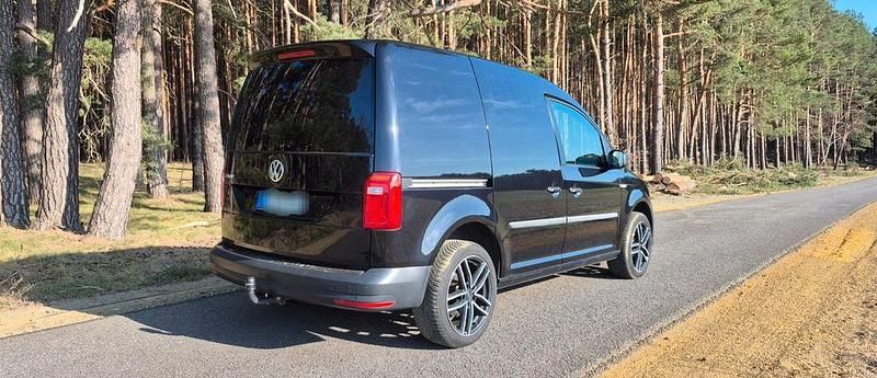 Second-hand VW Caddy 122 CP (89 kW) 2019 Argintiu Monovolum