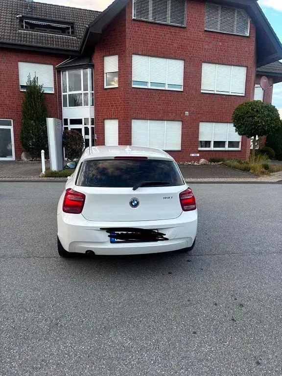 Gebraucht BMW 114 102 PS (75 kW) 2013 Weiß Kleinwagen