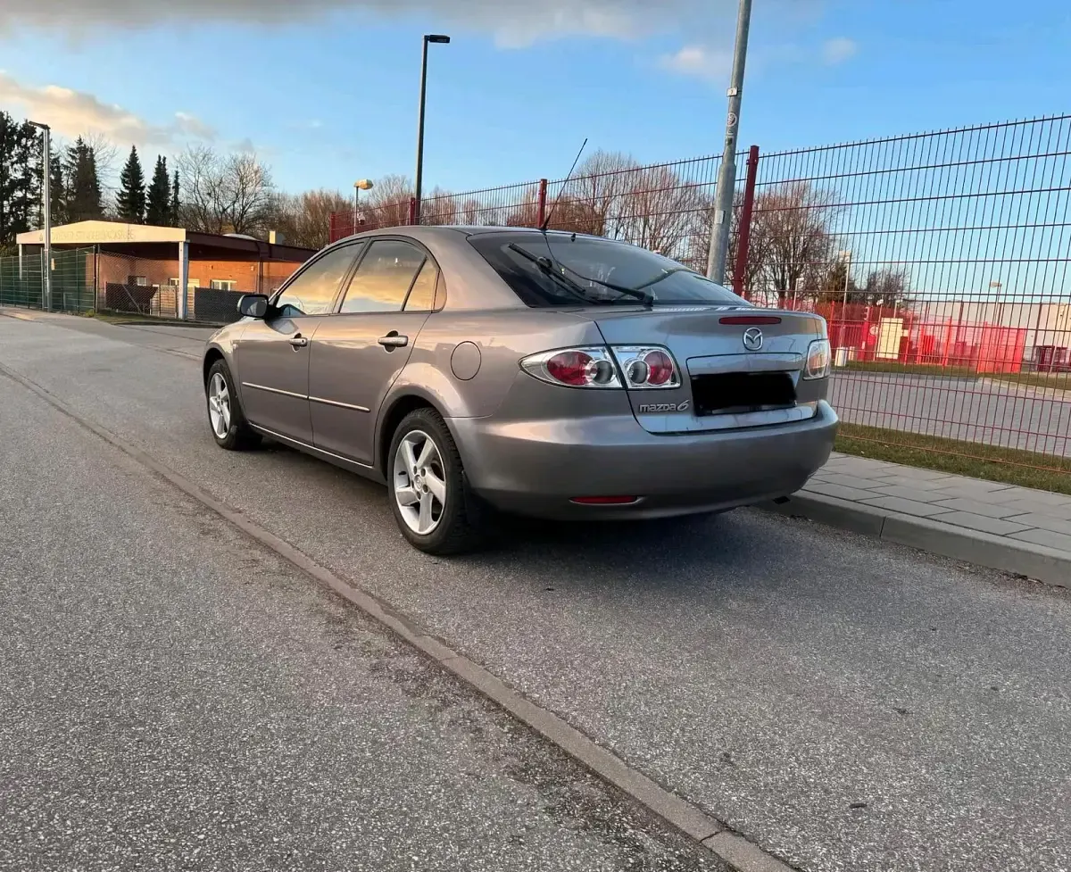 Używany Mazda 6 140 KM (102 kW) 2004 Srebrny Sedan/Limuzyna