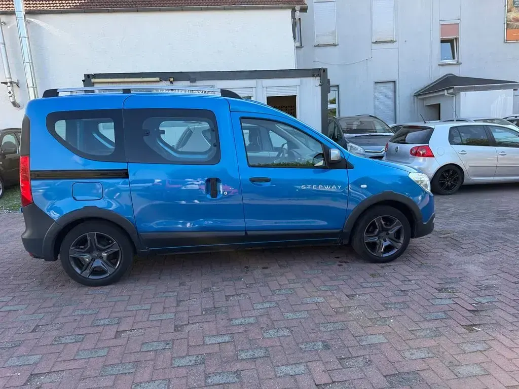 Gebraucht Dacia Dokker Celebration 116 PS (85 kW) 2017 Blau Van / Kleinbus