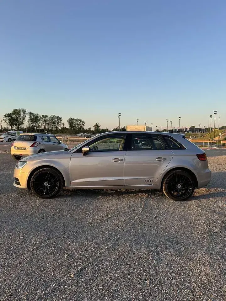 Gebraucht Audi A3 Ambiente 102 PS (75 kW) 2014 Silber Limousine