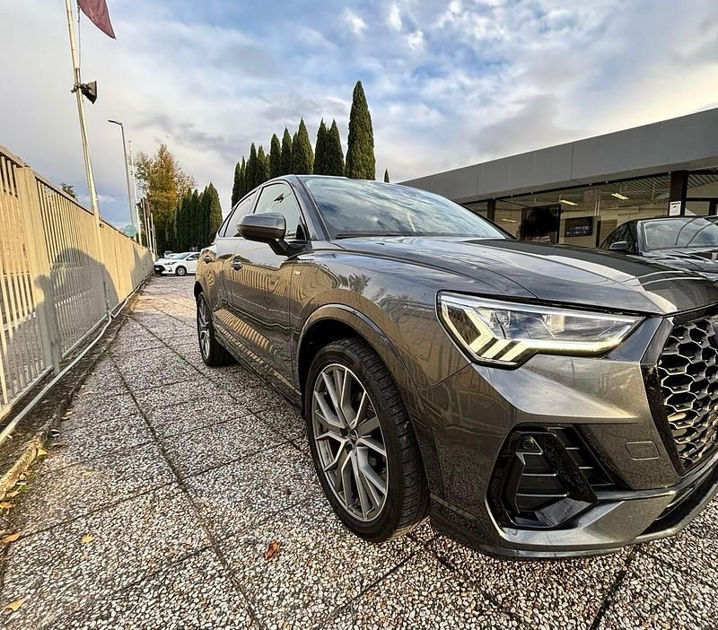 Grau Gebraucht 2023 Audi Q3 Sportback SUV | 22.000 € - Bild 1/4