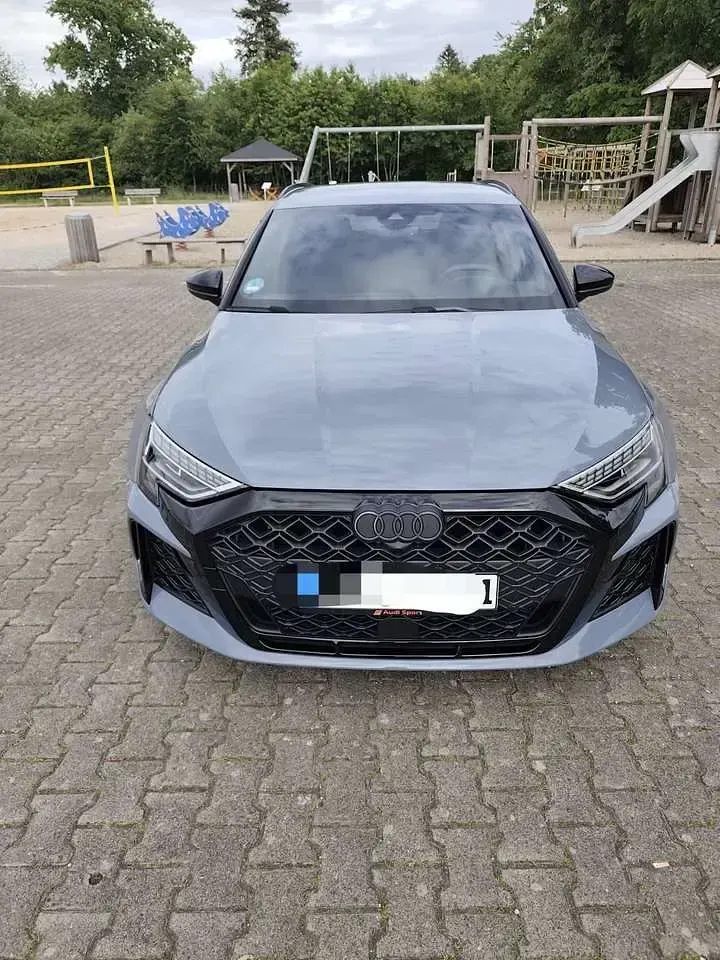 Gebraucht Audi RS3 Ambiente 400 PS (294 kW) 2025 Grau Limousine