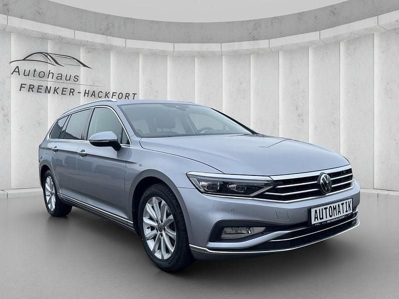 Silber Gebraucht 2023 VW Passat Elegance Kombi | 24.999 € (Etwas zu teuer) - Bild 1/4