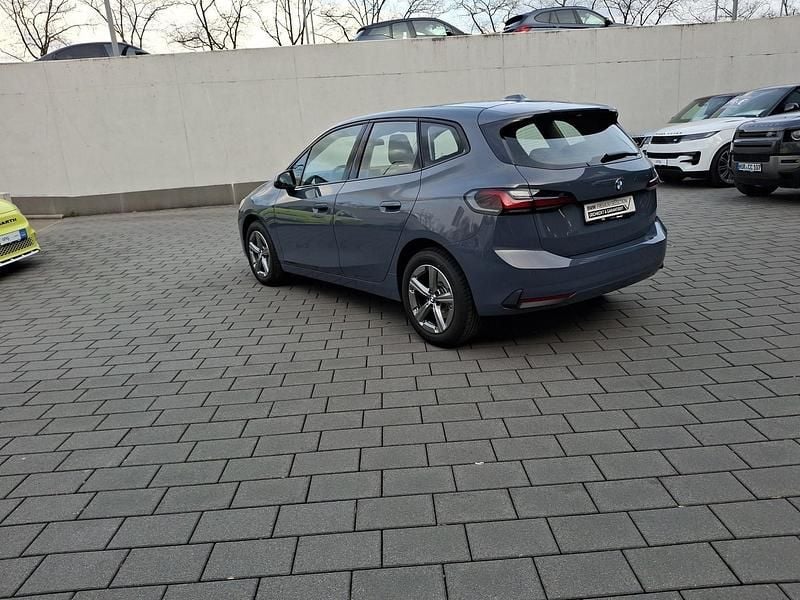 Gebraucht BMW 220 Active Tourer 156 PS (114 kW) 2025 Grau Van / Kleinbus