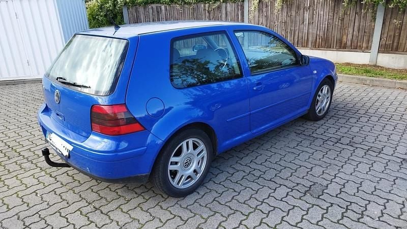 Blau Gebraucht 1998 VW Golf IV Kleinwagen | 390 € - Bild 1/4