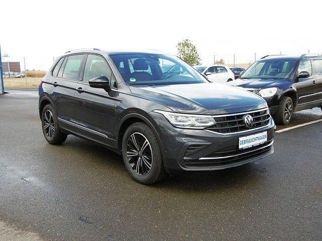 Gebraucht VW Tiguan Active 150 PS (110 kW) 2023 Uranograu SUV