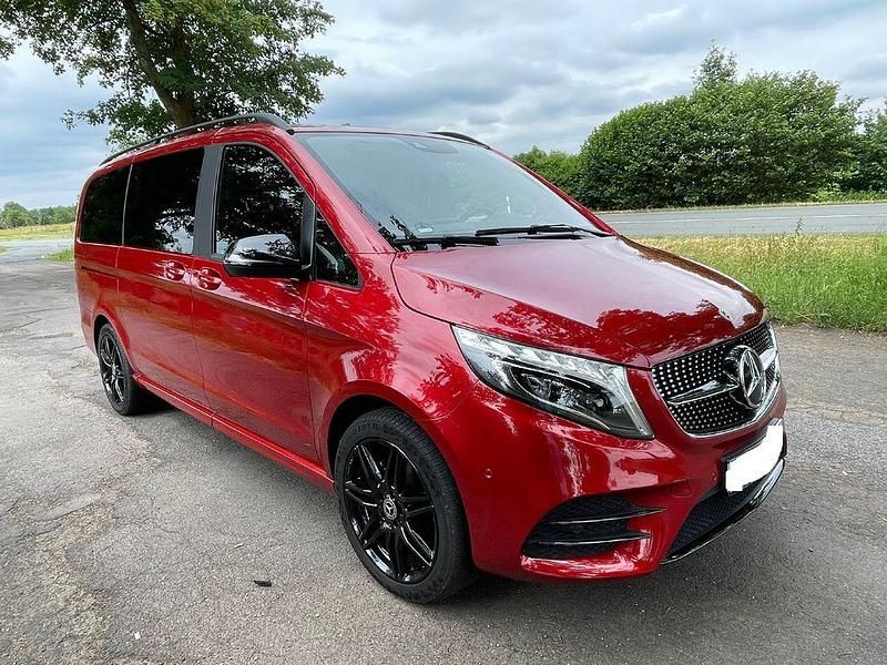 Rot Gebraucht 2022 Mercedes V300 Avantgarde Edition Van / Kleinbus | 59.450 € (Guter Preis) - Bild 1/4