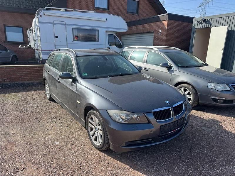Gebraucht BMW 320 Advantage 150 PS (110 kW) 2007 Grau Kombi