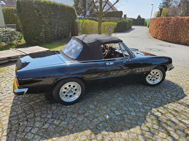 Gebraucht Alfa Romeo Spider Veloce 126 PS (92 kW) 1982 Schwarz Cabrio