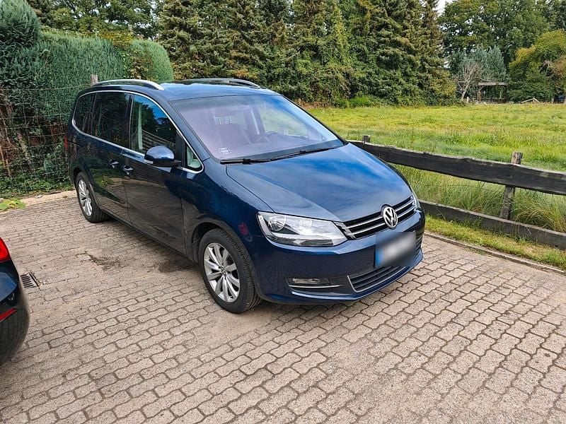 Second-hand VW Sharan 140 CP (102 kW) 2012 Albastru Monovolum
