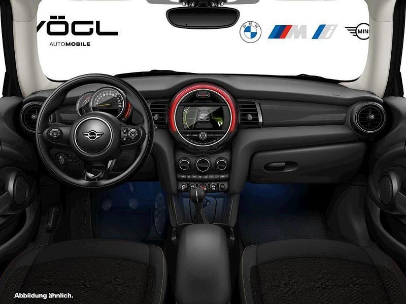 Gebraucht Mini Cooper Hatch 136 PS (100 kW) 2019 Moonwalk grey Kleinwagen