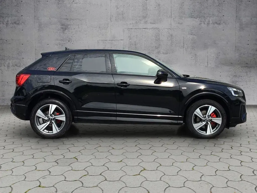Gebraucht Audi Q2 S-Line 190 PS (139 kW) 2023 Mythosschwarz metallic SUV