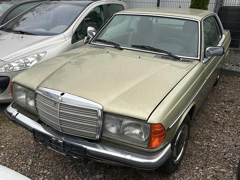 Grün Gebraucht 1980 Mercedes 280 Coupé | 5.999 € - Bild 1/4