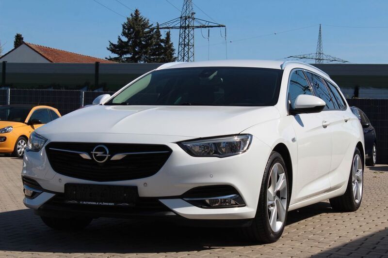 Weiß Gebraucht 2017 Opel Insignia Dynamic Kombi | 13.990 € (Fairer Preis) - Bild 1/4
