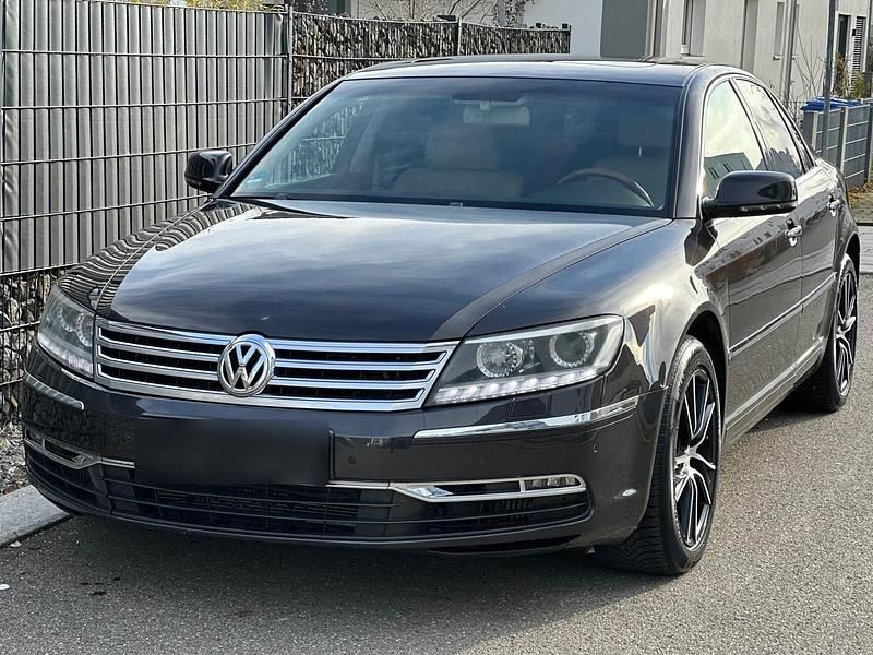 Usado VW Phaeton 245 HP (180 kW) 2010 Castanho Sedan