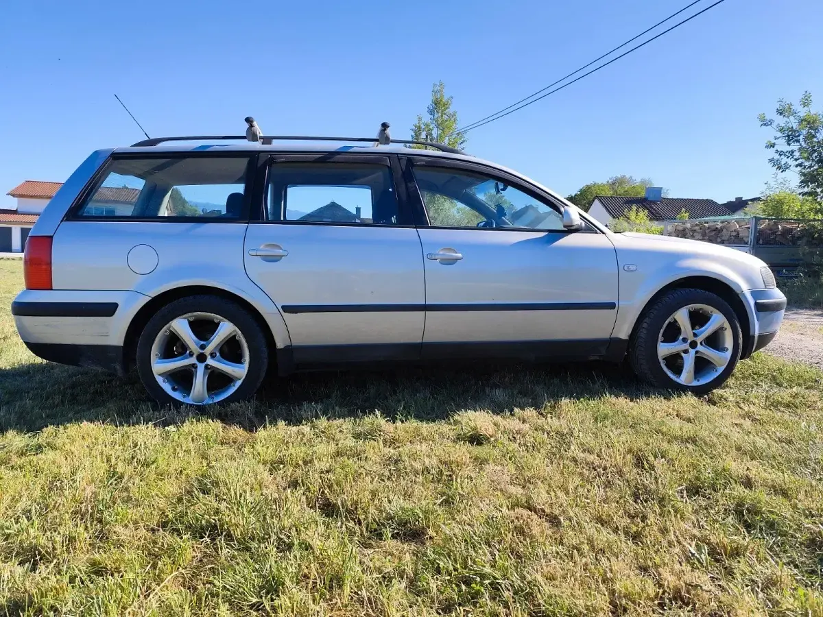 Gebraucht VW Passat 125 PS (91 kW) 2000 Silber Kombi