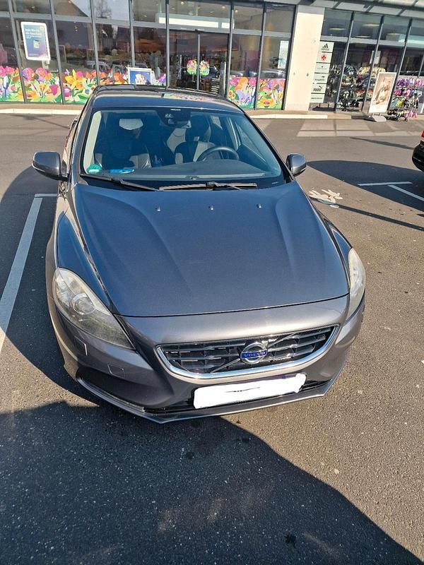 Gebraucht Volvo V40 115 PS (84 kW) 2012 Grau Kleinwagen