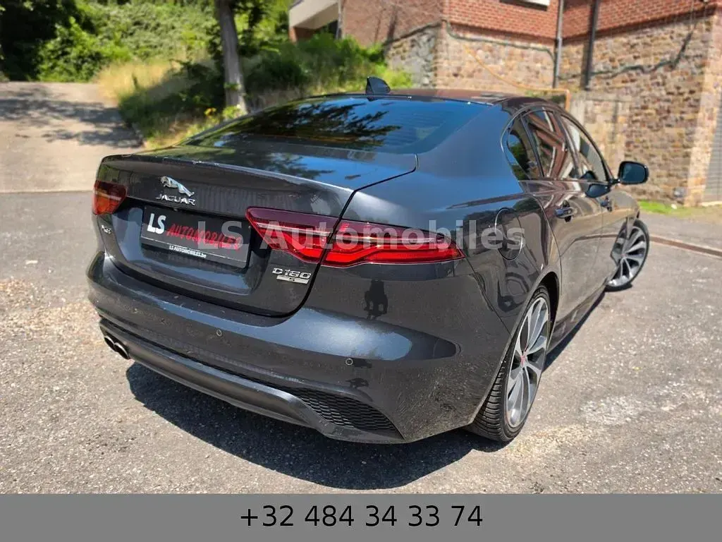 Gebraucht Jaguar XE R-Dynamic 179 PS (131 kW) 2020 Grau Limousine