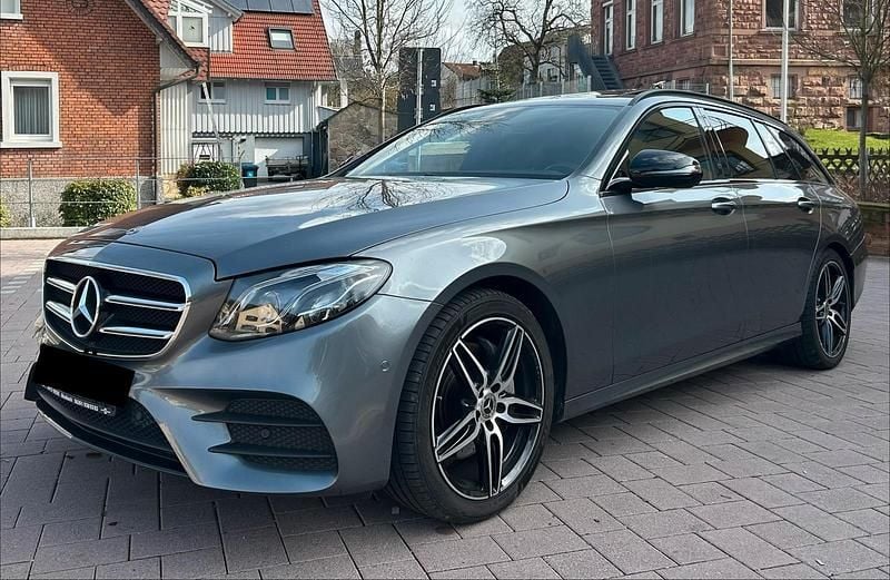 Gebraucht Mercedes E220 AMG line 194 PS (142 kW) 2020 Grau Kombi