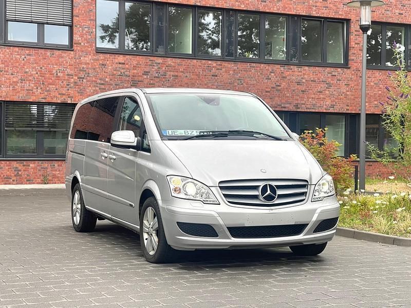 Silber Gebraucht 2012 Mercedes Viano Van / Kleinbus | 12.500 € (Superpreis) - Bild 1/4