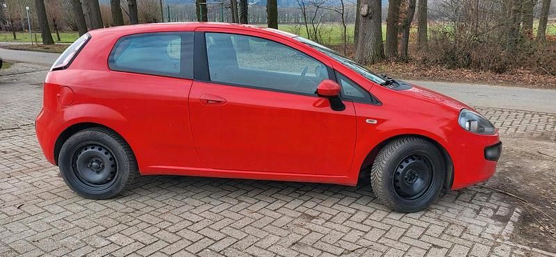 Gebraucht Fiat Punto 68 PS (50 kW) 2011 Rot Kleinwagen
