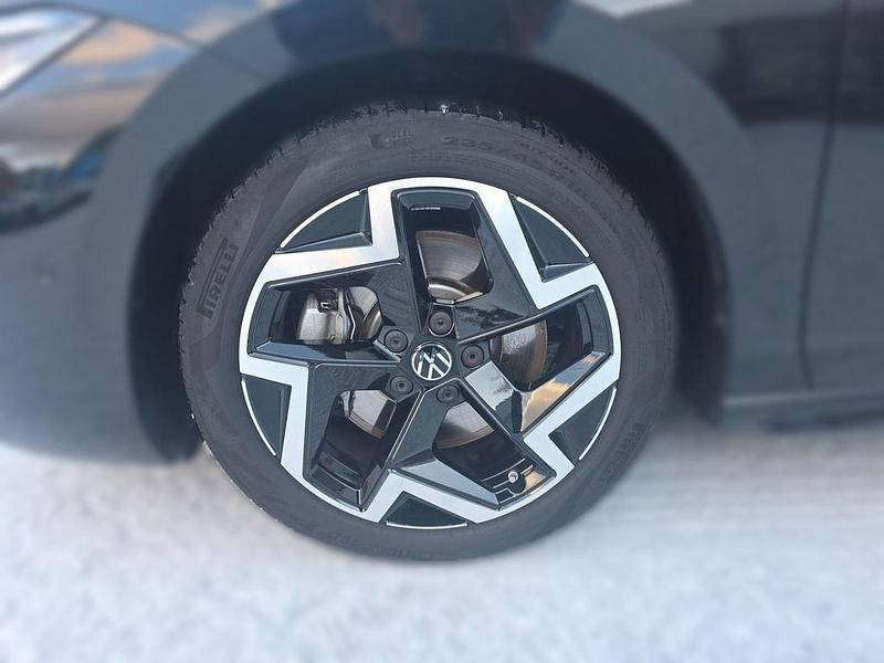 Gebraucht VW Passat R-line 193 PS (141 kW) 2024 Grenadillschwarz metallic Kombi