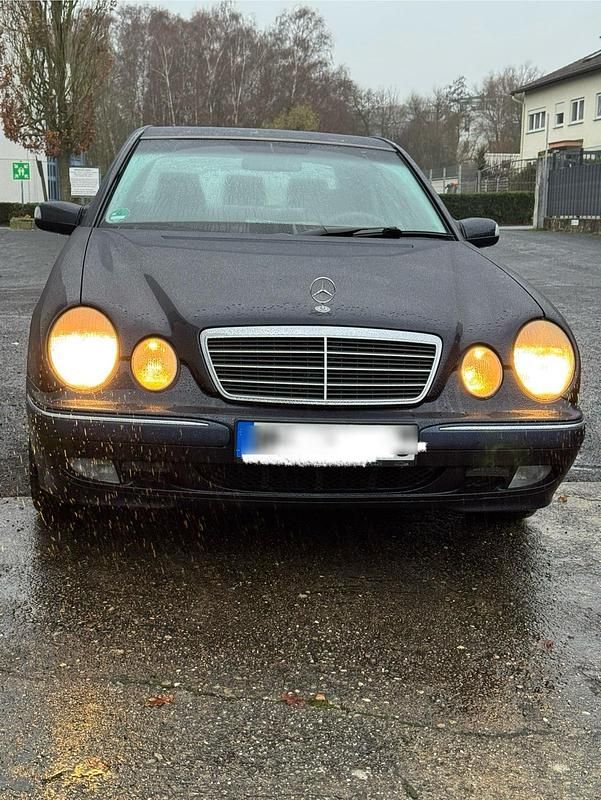 Blau Gebraucht 2002 Mercedes E280 Elegance Limousine | 4.300 € (Guter Preis) - Bild 1/4