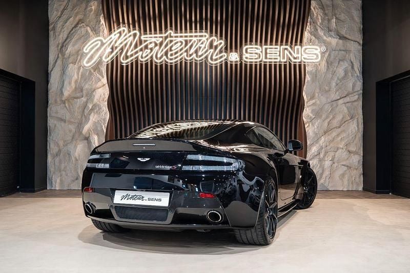 Gebraucht Aston Martin V12 Vantage 572 PS (420 kW) 2015 Schwarz Coupé